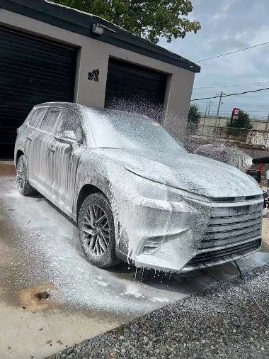 Auto detailing at Steff Motors in Charlotte